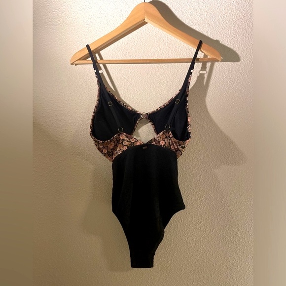 RIP CURL Sea Of Dreams One Piece Swimsuit - Picture 6 of 8